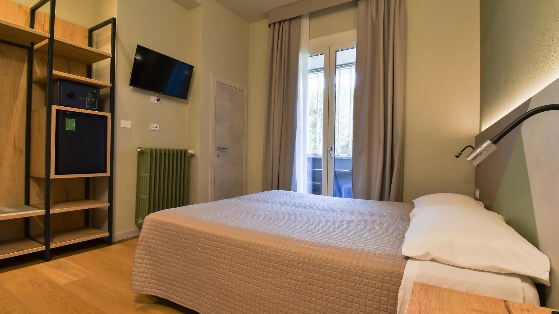 Hotel Columbia Marina Romea 3*,  Italie